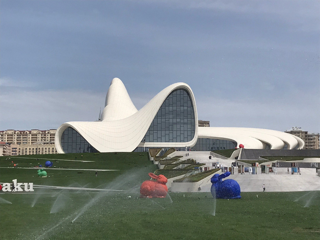 Heydar Aliyev Monument-巴库必去景点