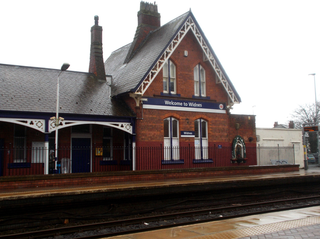 Widnes Railway Station景点图片