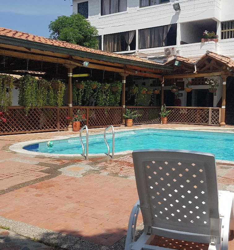 Hotel Caseron Plaza主图