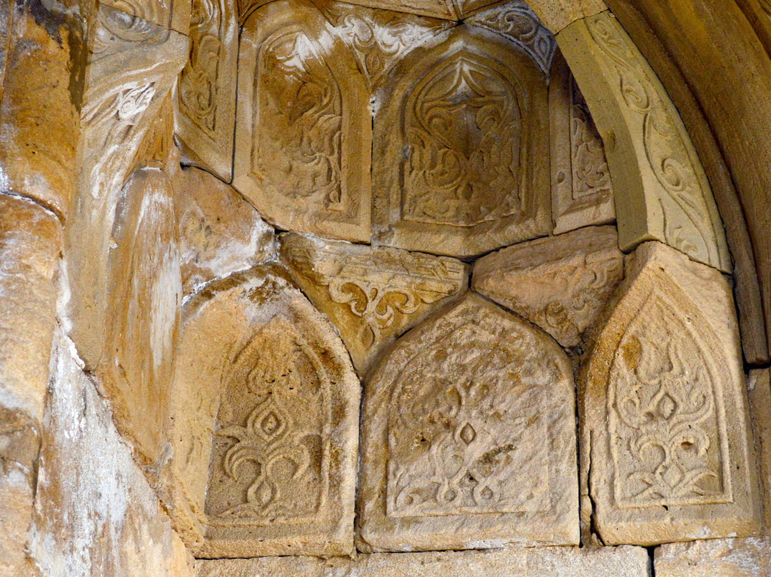 Diri Baba Mausoleum-Qobustan必去景点