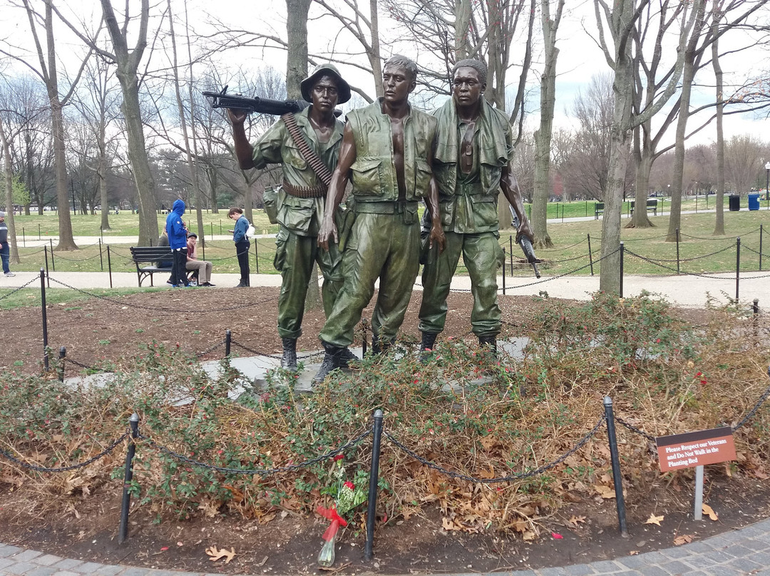 The Three Soldiers景点图片