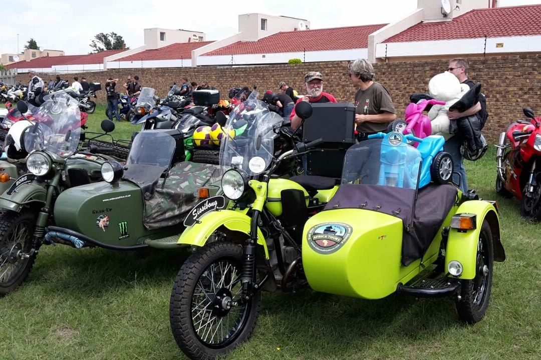 Side Car Touring-克尼斯纳必去景点