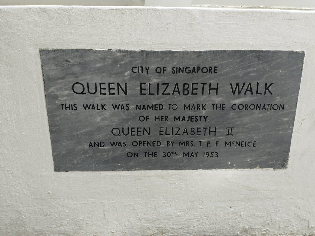 Queen Elizabeth Walk景点图片