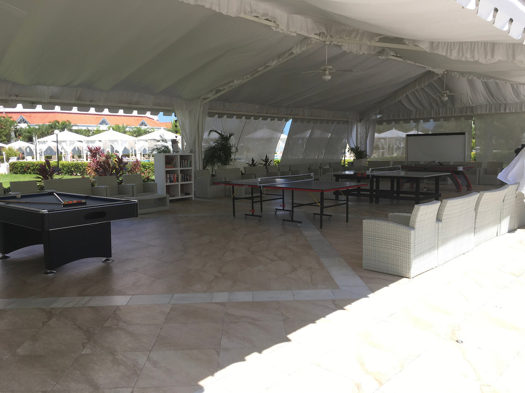 Bahia Principe Luxury Runaway Bay主图