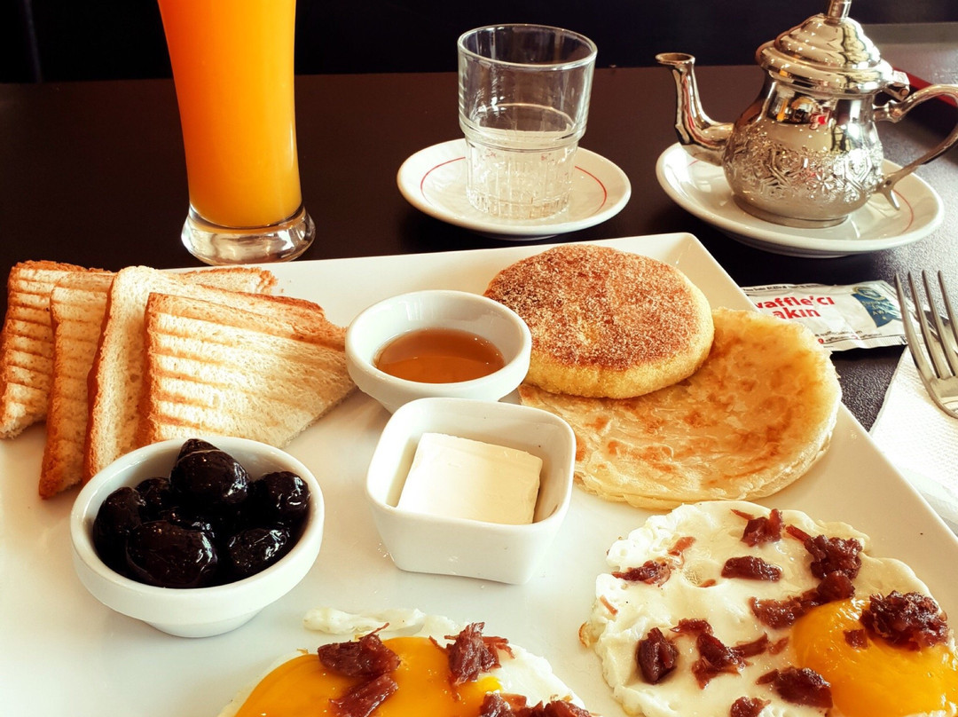 WAFFLE CI AKIN // Ava Ice