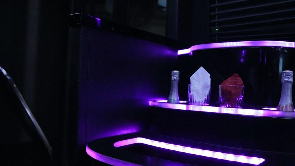 M&M Limousine &  Bus Service-德斯普兰斯必去景点