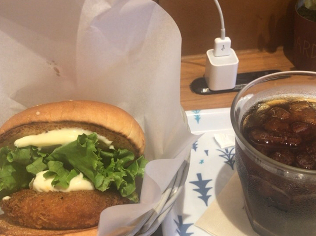 フレッシュネスバーガー 中野北口店