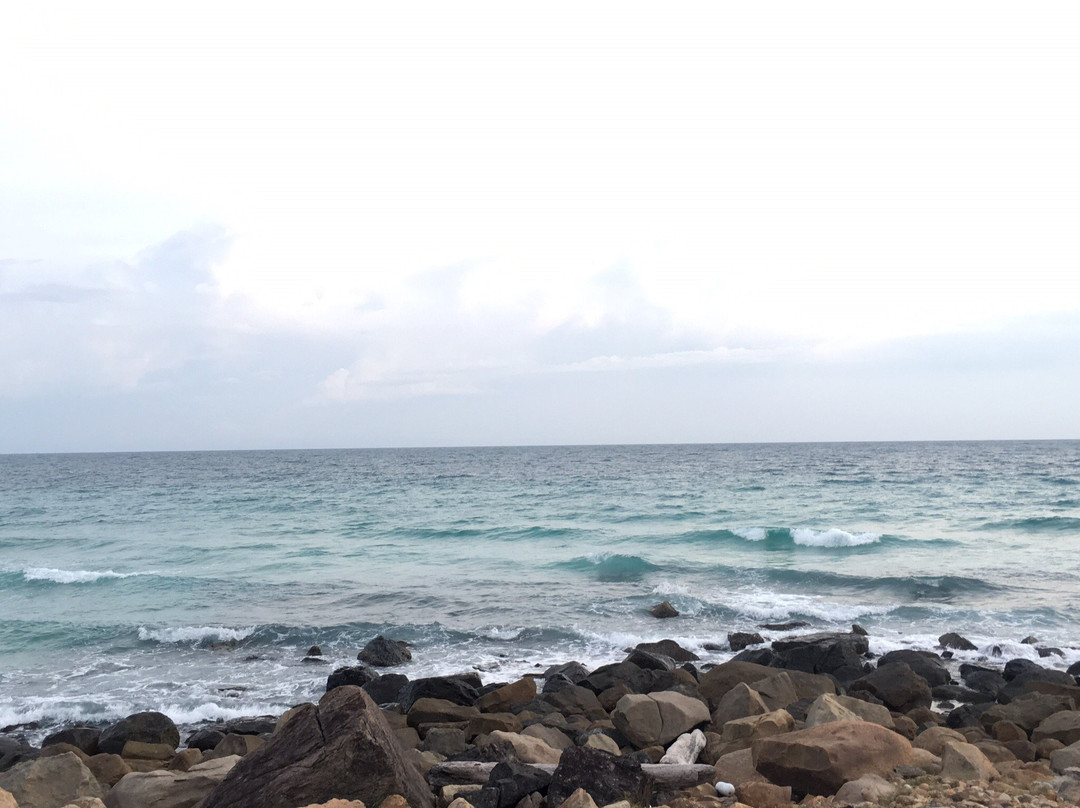 Bai Nhat Beach-昆山岛必去景点