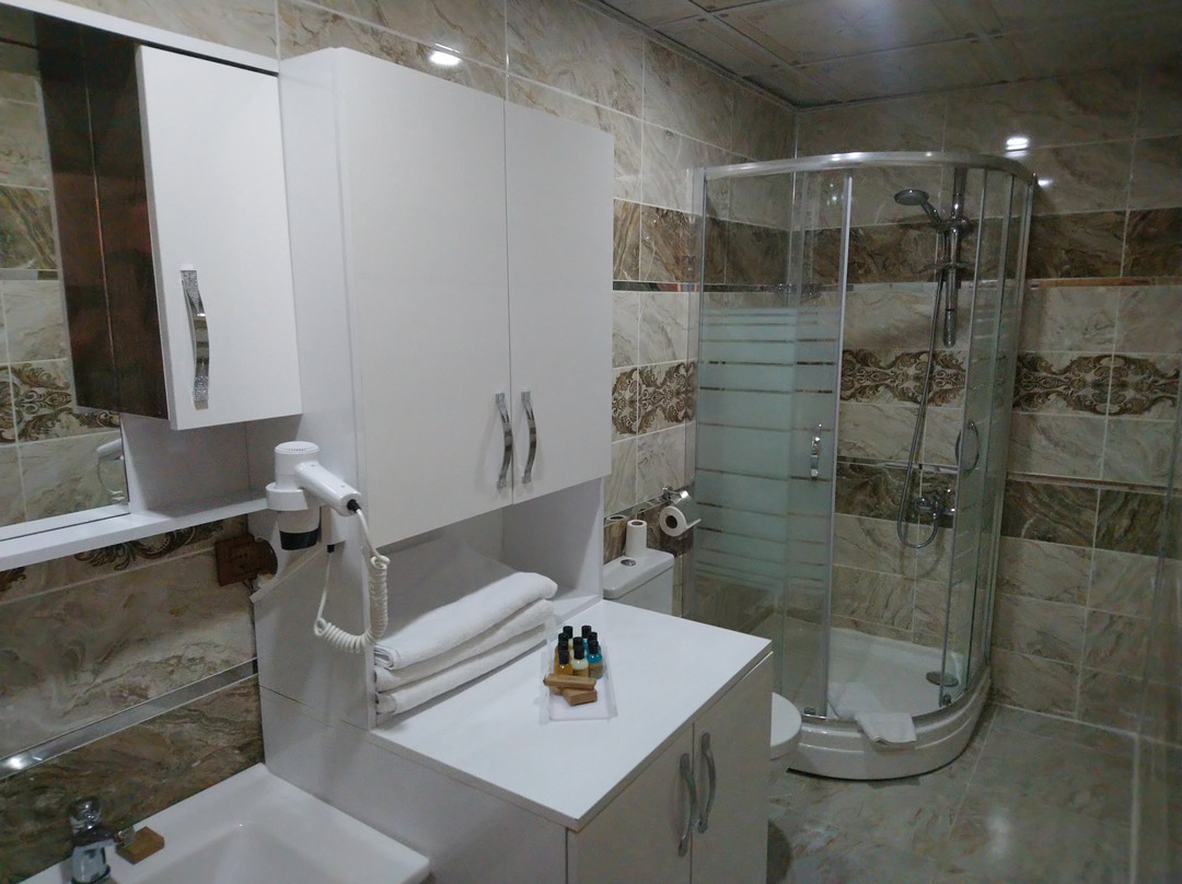 Corner Hotel Van主图