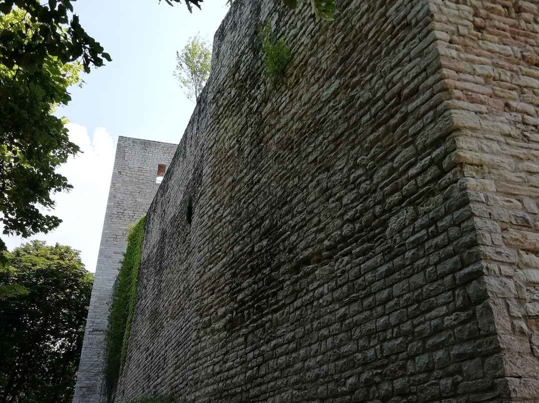 Rocca Albornoz-Sassoferrato必去景点