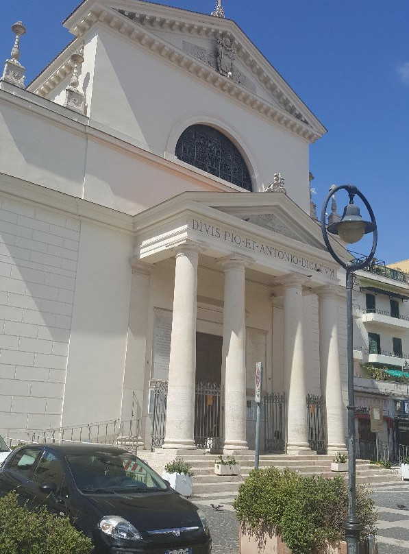 Chiesa dei Santi Pio e Antonio-安济奥必去景点
