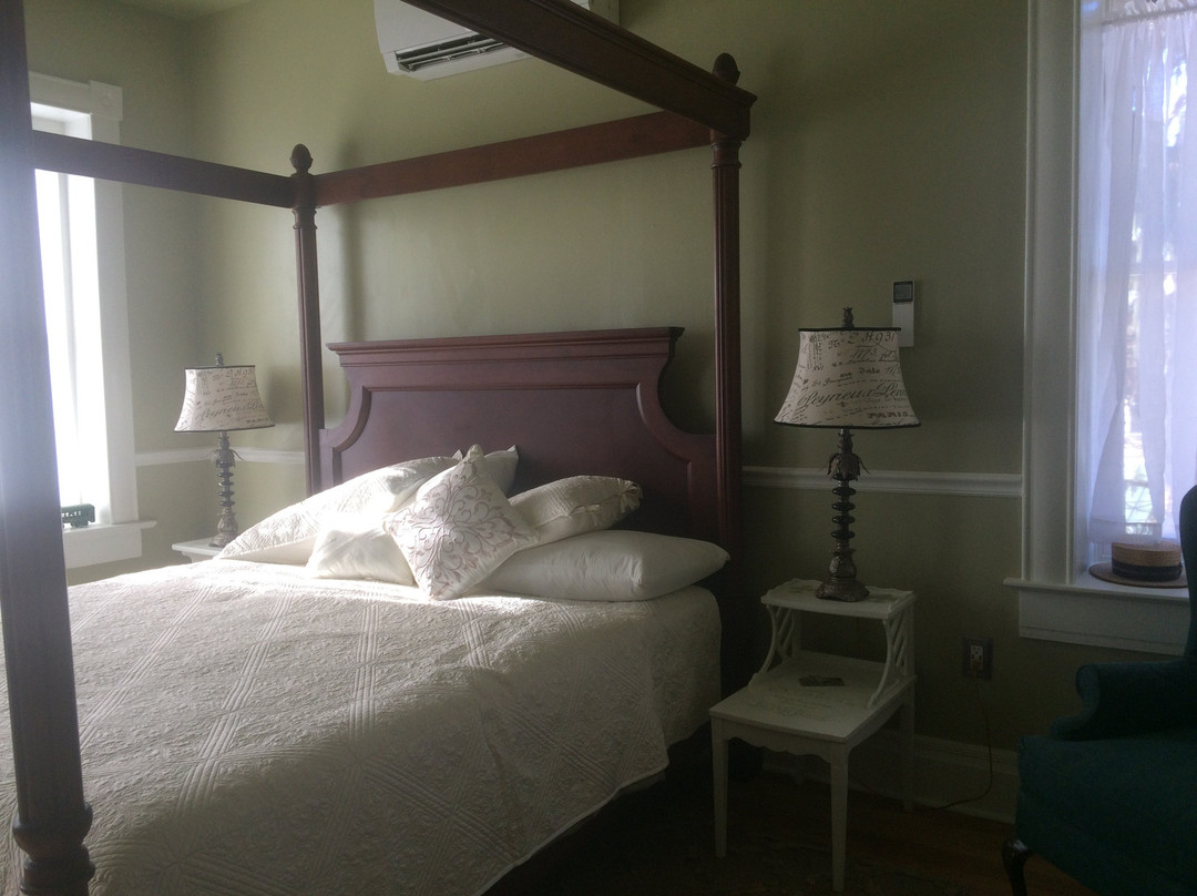 Hoefel Haus B&B and Bike Hostel
