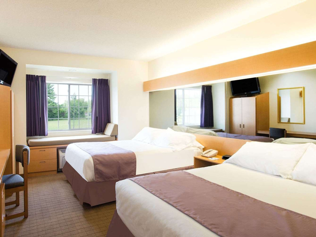 Microtel Inn & Suites By Wyndham Plattsburgh主图