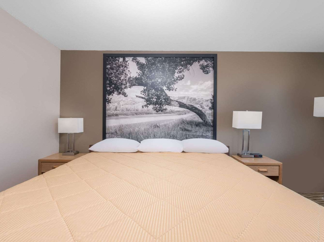 Super 8 by Wyndham Bowman主图