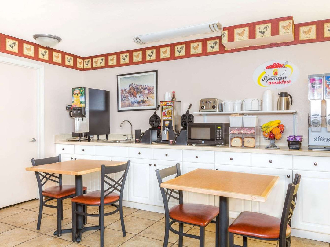 Scenic Hills Super 8主图