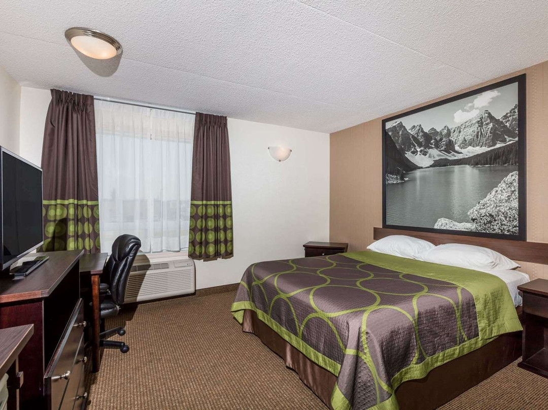 Super 8 by Wyndham Edson主图