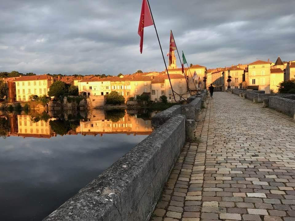 Lesterps旅游攻略图片