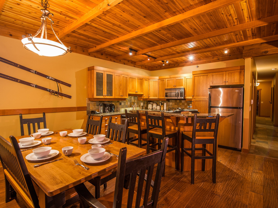 Copper Kettle Lodge