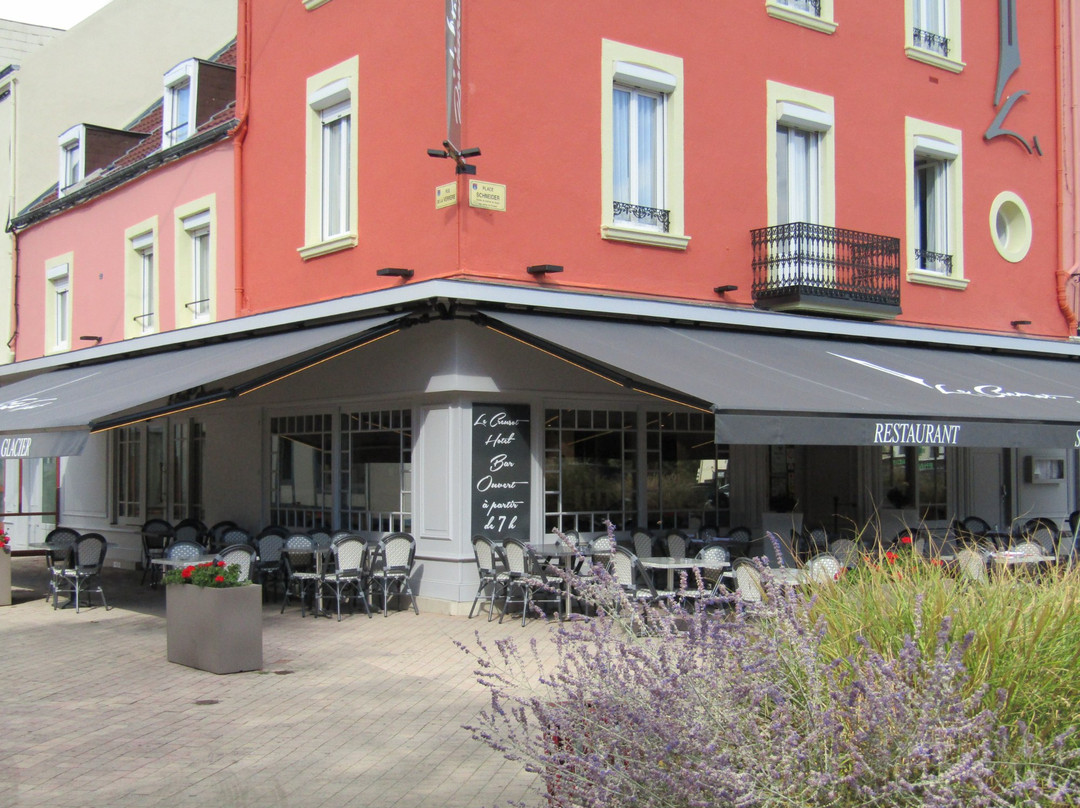 Le Creusot Hotel主图