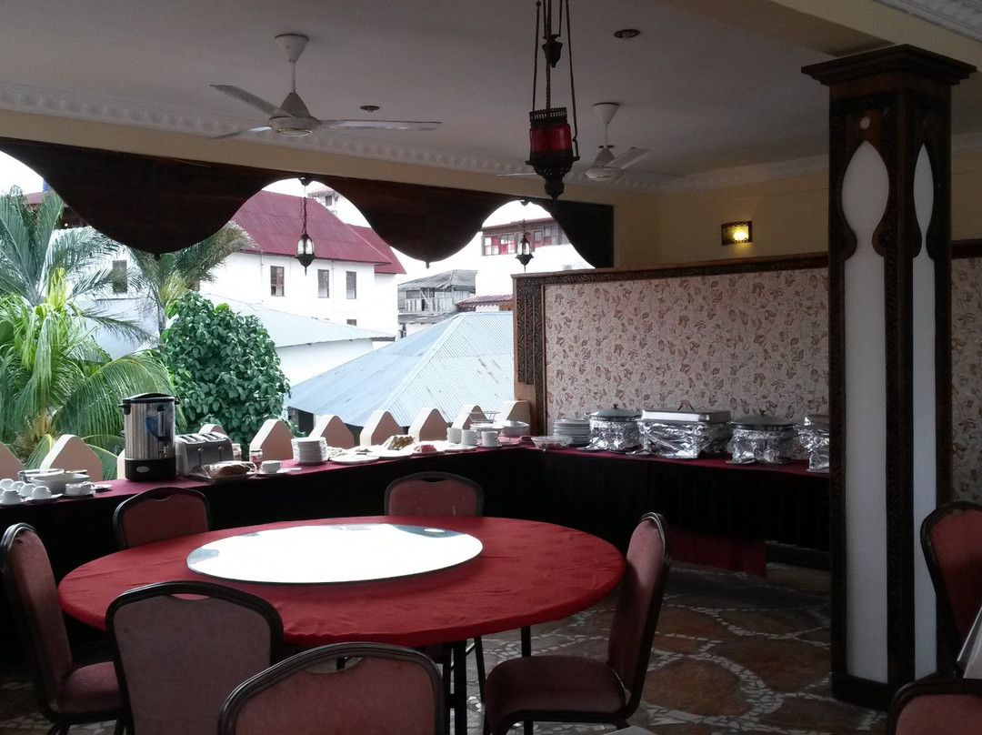 阿尔米纳尔酒店主图