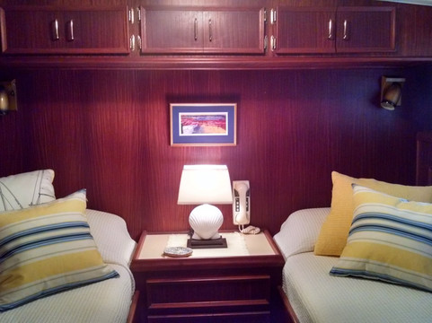 Stella Di Mare Yacht Charters & Cruises-罗克兰必去景点