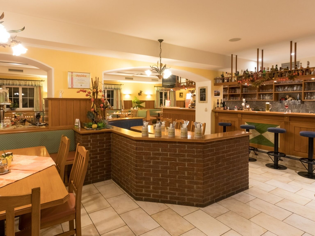 Sankt Marienkirchen an der Polsenz餐馆和美食-Gasthaus Baumgartner
