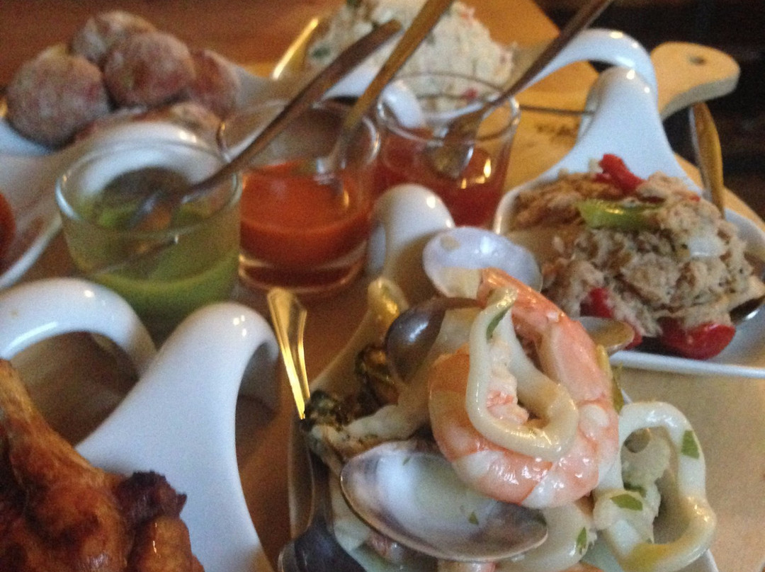 De Tapas y Canas-德拉克鲁兹索尔港必去景点