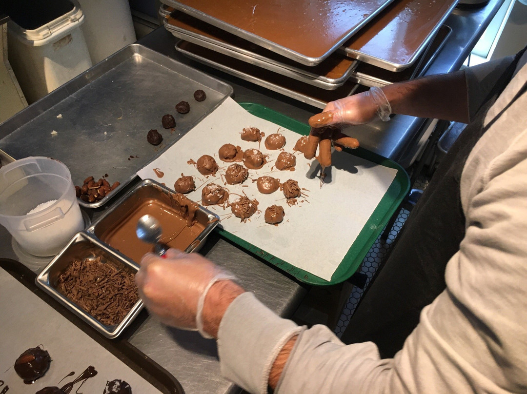 Laughing Moon Chocolates-斯托必去景点