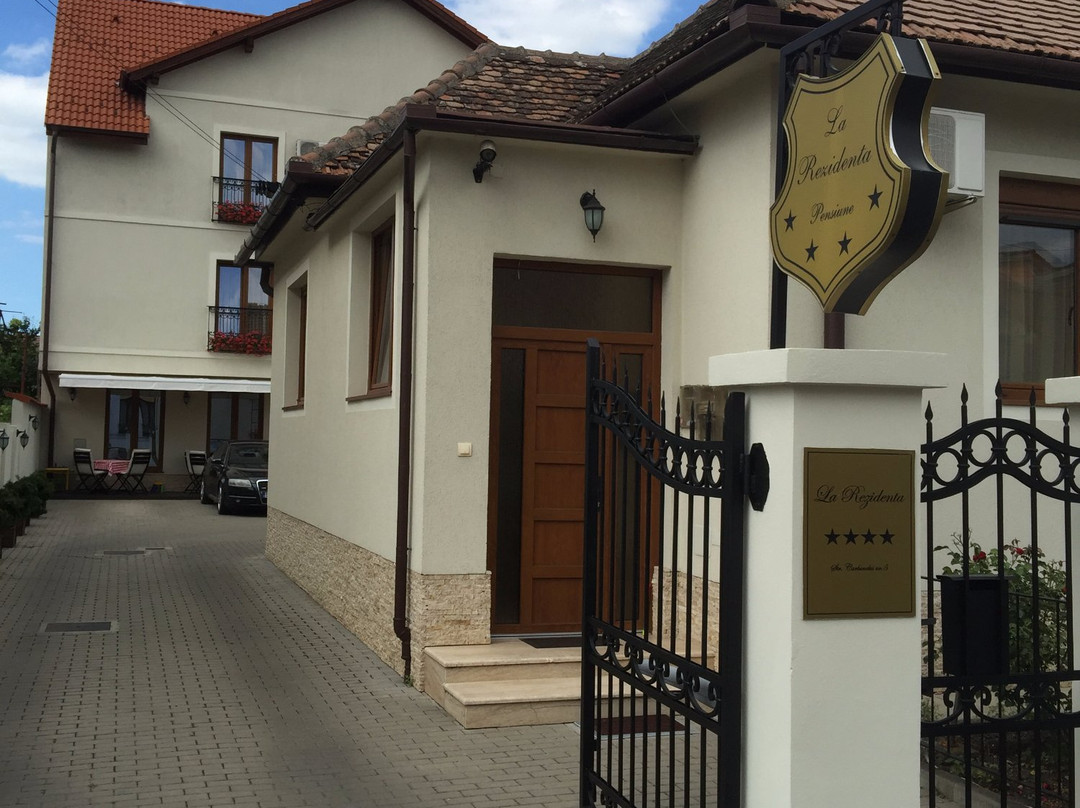 Pensiunea La Rezidenta主图