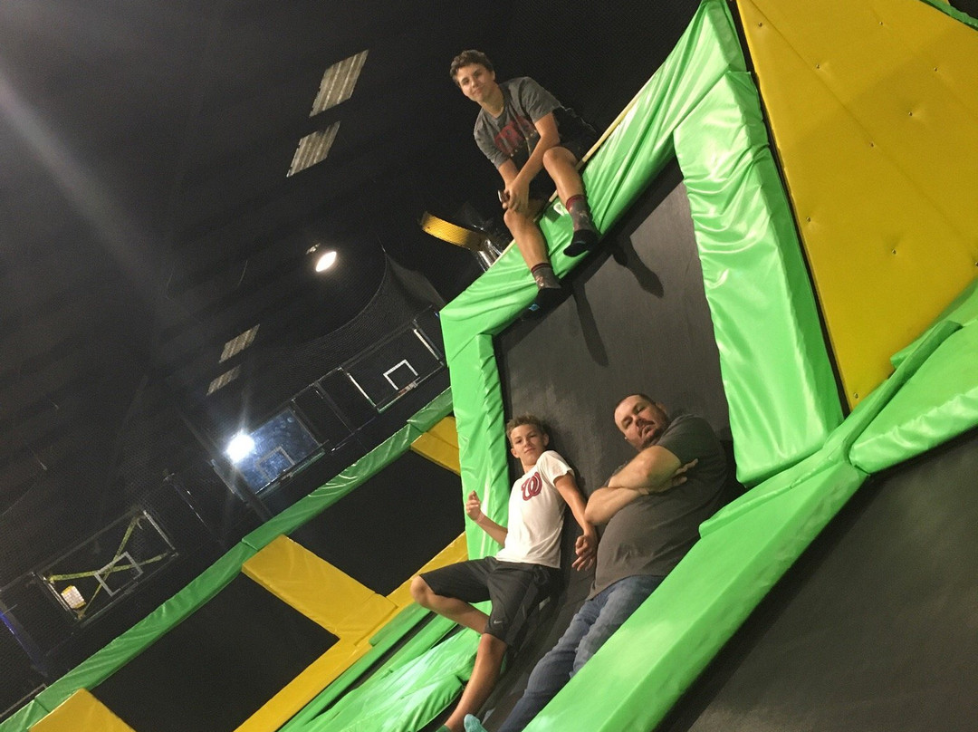 MaxAir Trampoline Park景点图片