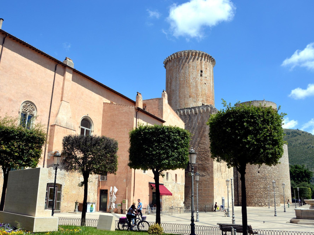 Piazza Unità D'italia-丰迪必去景点