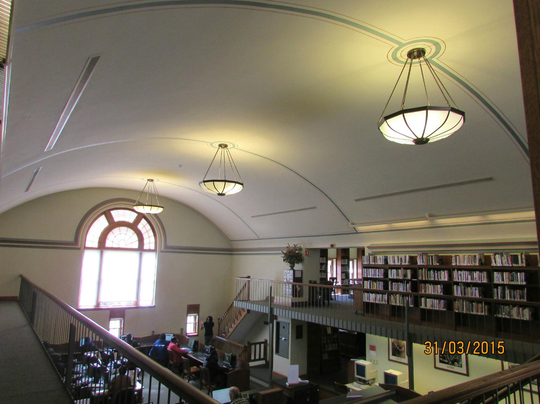 The Hoyt Library-萨吉诺必去景点