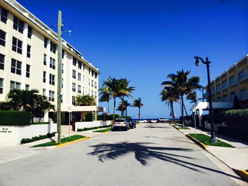 Mid-Town Municipal Beach景点图片