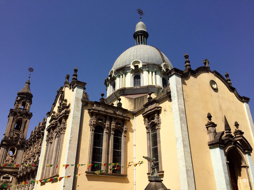 Holy Trinity Cathedral景点图片