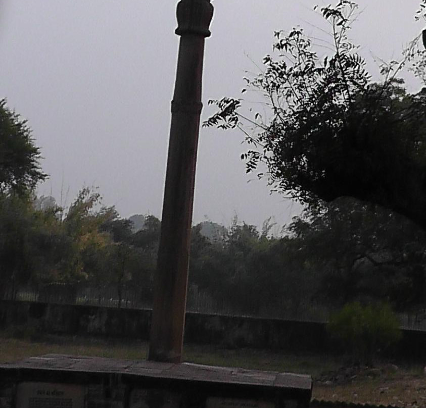 Khamba Baba/Heliodorus Pillar景点图片