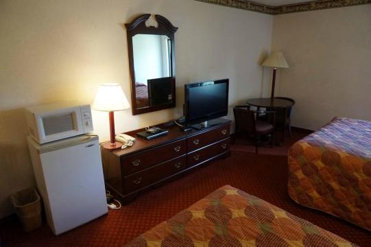 哈里逊假日酒店-客卧