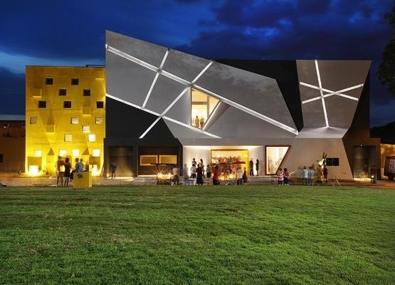 Teatro Municipal José de Castro Mendes