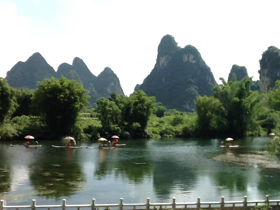阳朔胜地酒店主图