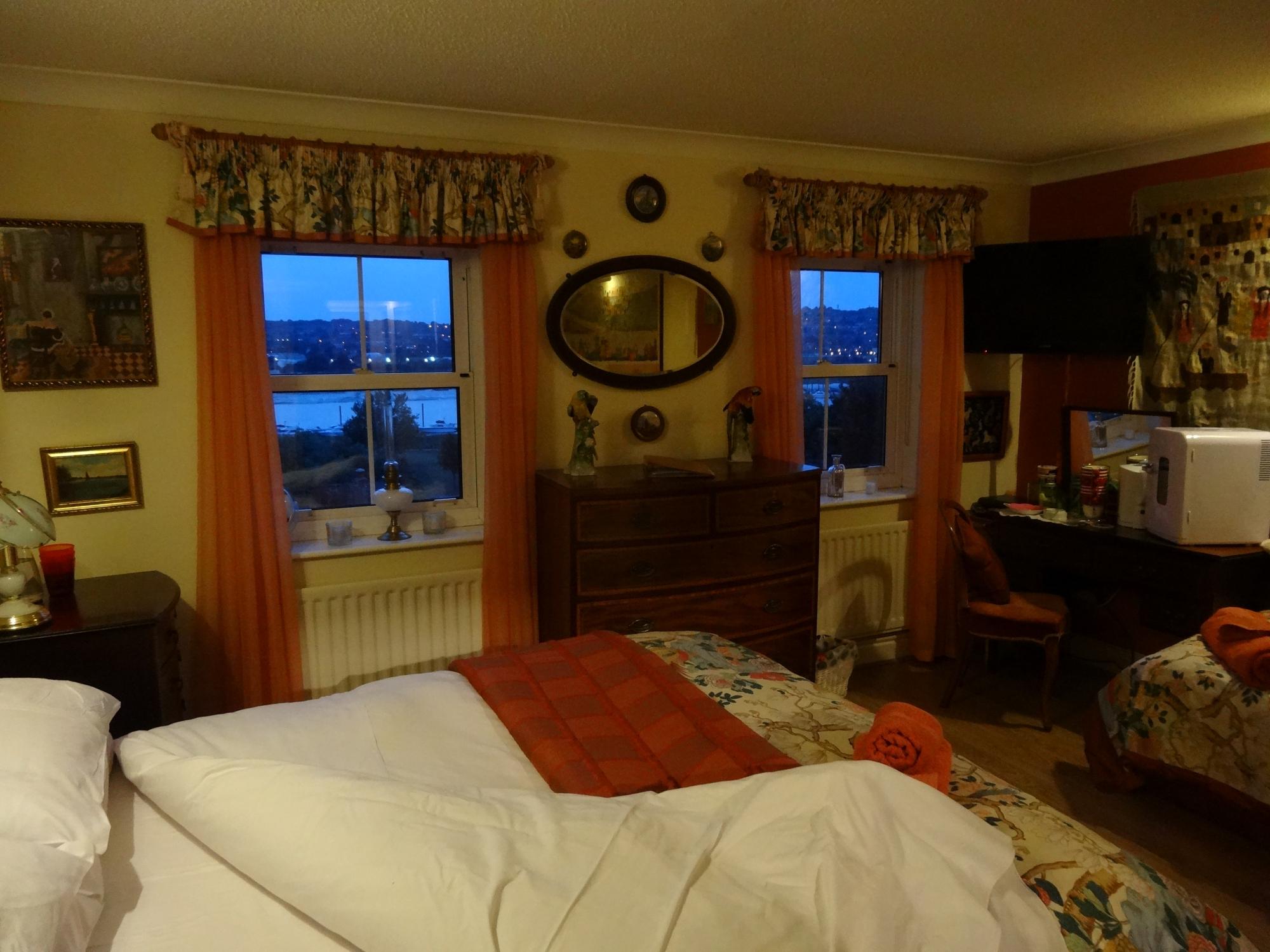 Medway Little Townhouse-客卧