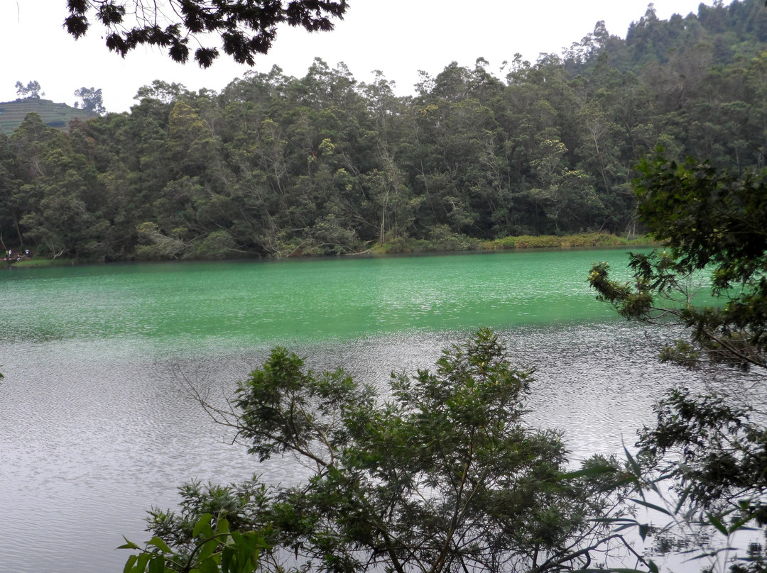 Telaga Warna景点图片