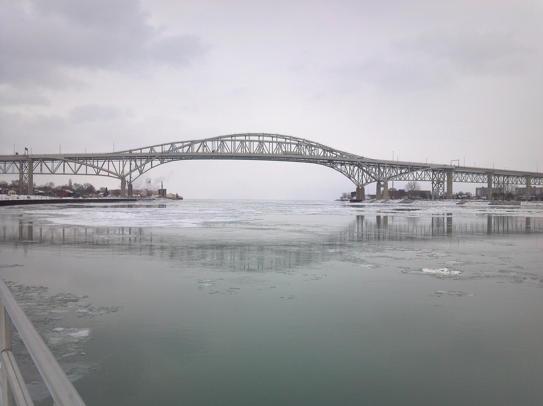 Blue Water Bridge-休伦港必去景点