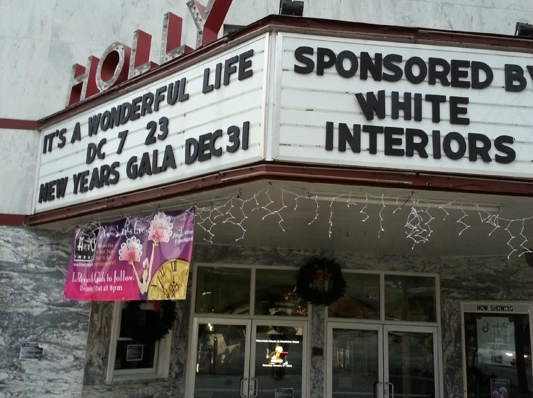 The Historic Holly Theater-达洛尼加必去景点