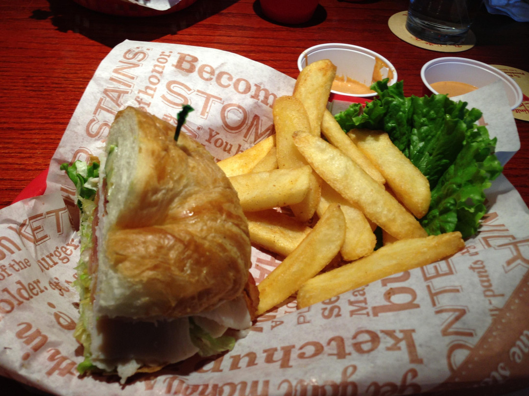 Red Robin Gourmet Burgers And Brews