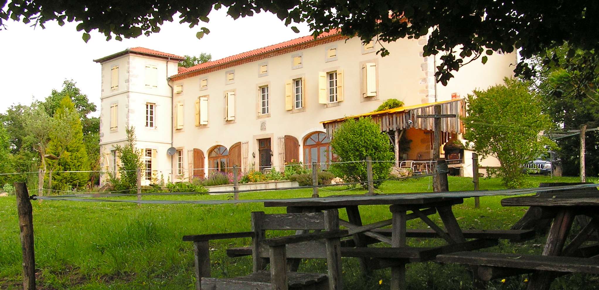 Chateau de Montcru-官方