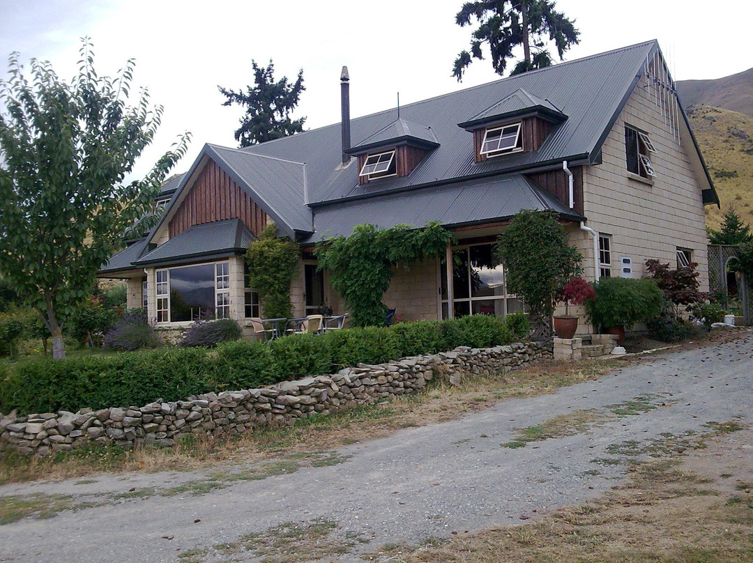 BBH Backpackers Hostel Buscot Station