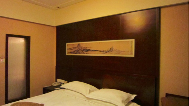 杭州华玺大酒店（银泰百货临平店)主图