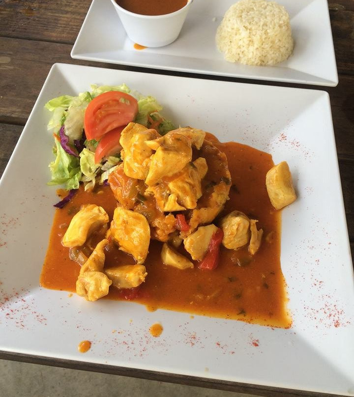 Algo Lindo Restaurant Bar & Grill