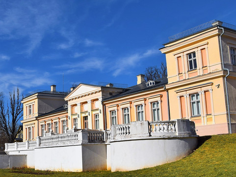 Renavo dvaro rūmai ir parkas