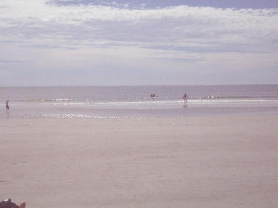 Coligny Beach景点图片