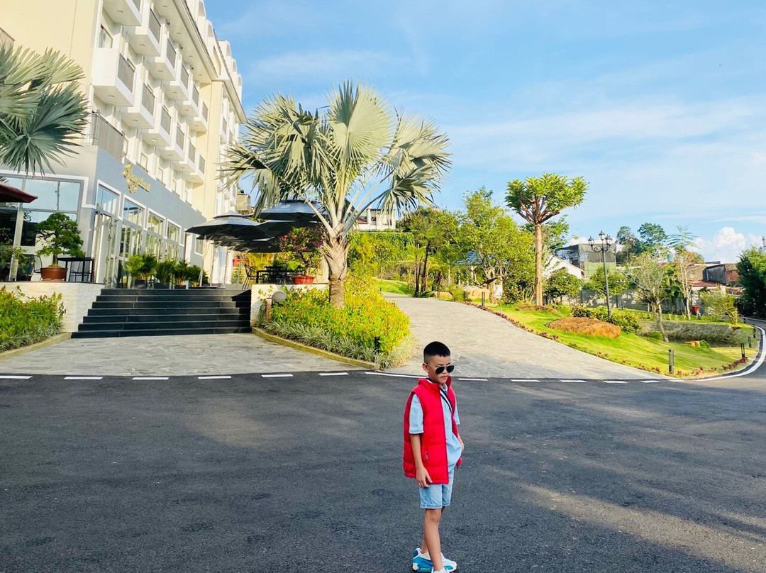 Sunflower Hotel & Resort